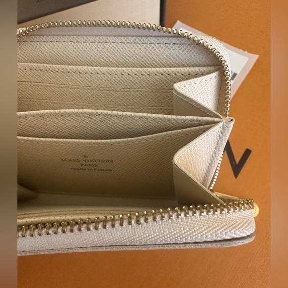 Louis Vuitton Damier Azur Compact Zippy Wallet With Box - Picture 5 of 9